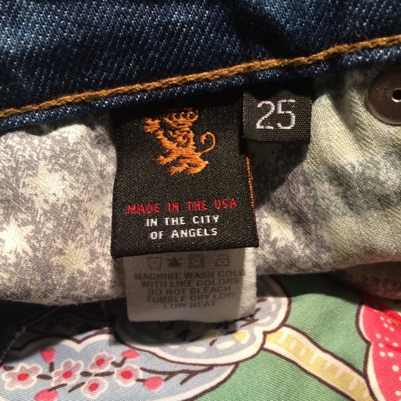 Stone Craft Bianca Bermuda Shorts - Picture 5 of 6